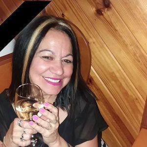 Meet your Posher, Mena